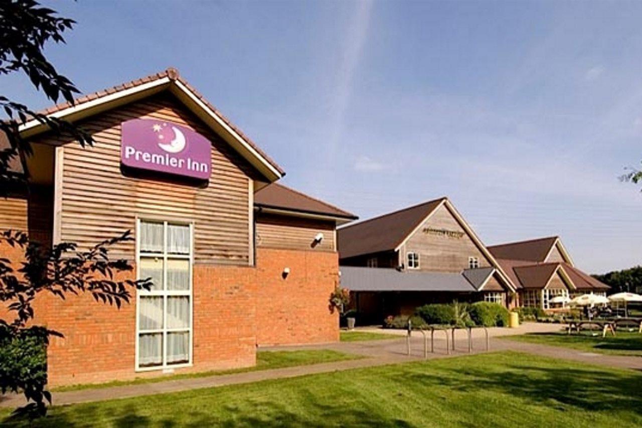 Premier Inn 툭스베리 외부 사진