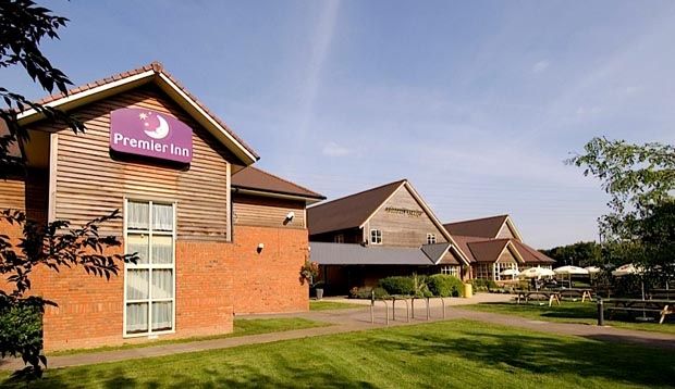 Premier Inn 툭스베리 외부 사진